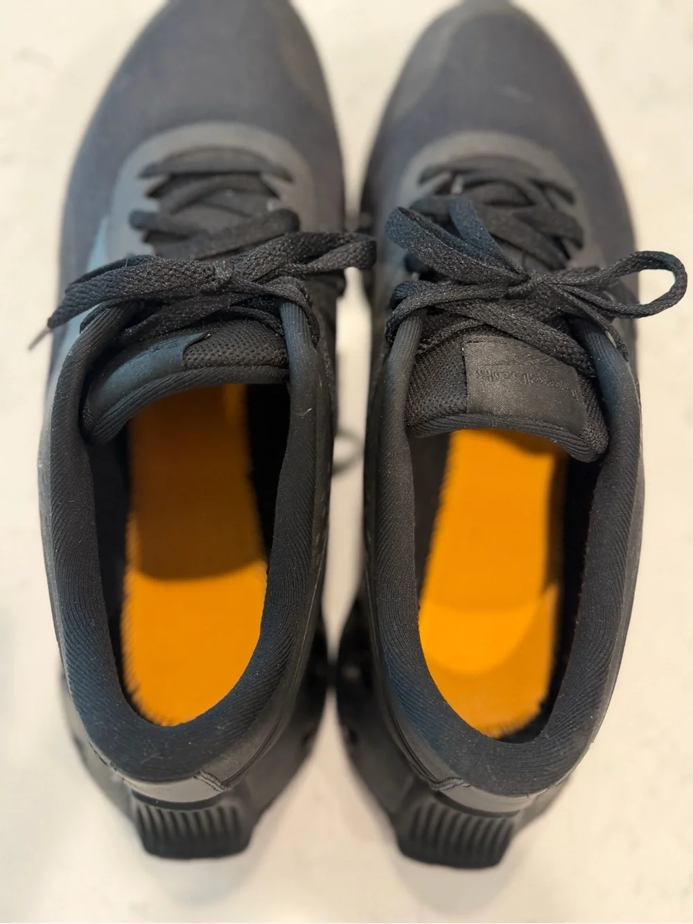 Reebok Men’s Black Lightweight Athletic Trainers